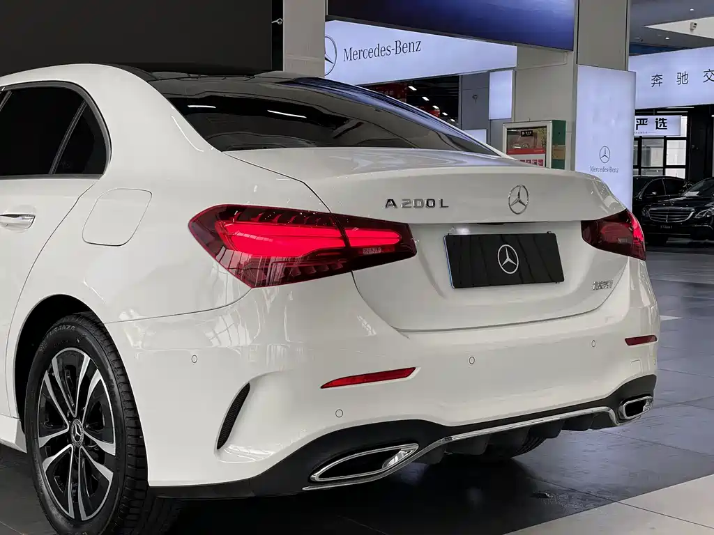 Mercedes-Benz A-Class 2024 — фото 9
