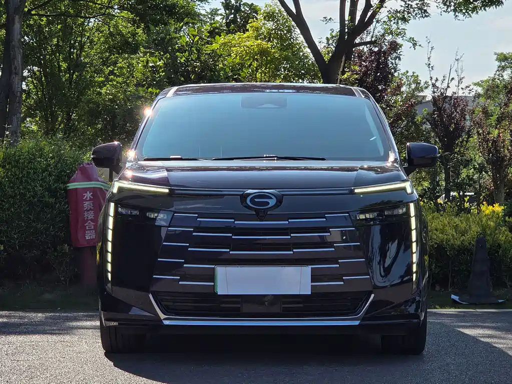 GAC Motor E8 PHEV 2024 — фото 1