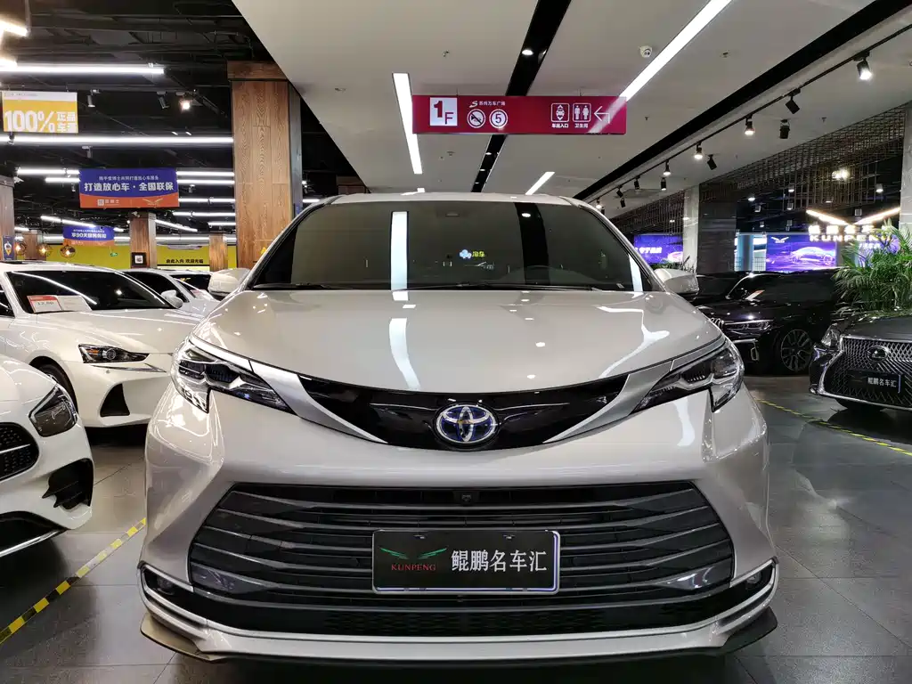 Toyota Sienna 2023