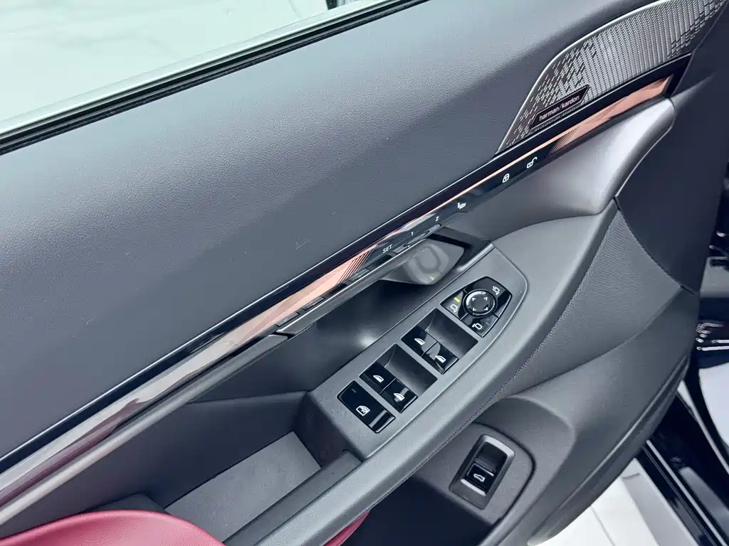 BMW i5 2025 — фото 8