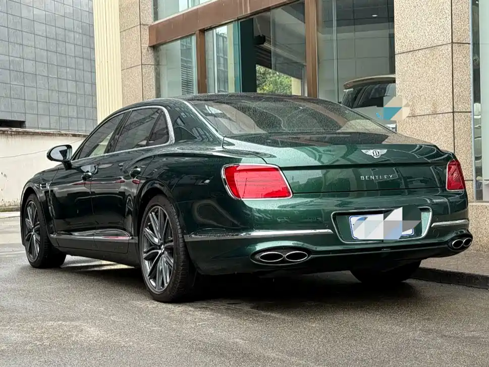 Bentley Flying Spur 2023 — фото 4