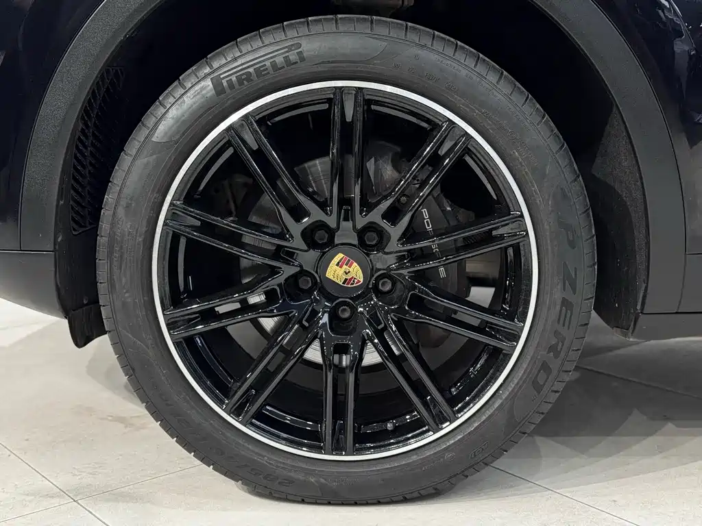 Porsche Cayenne 2020 — фото 26