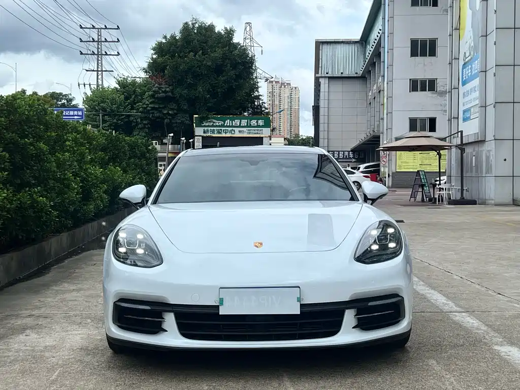 Porsche Panamera 2018 — фото 2