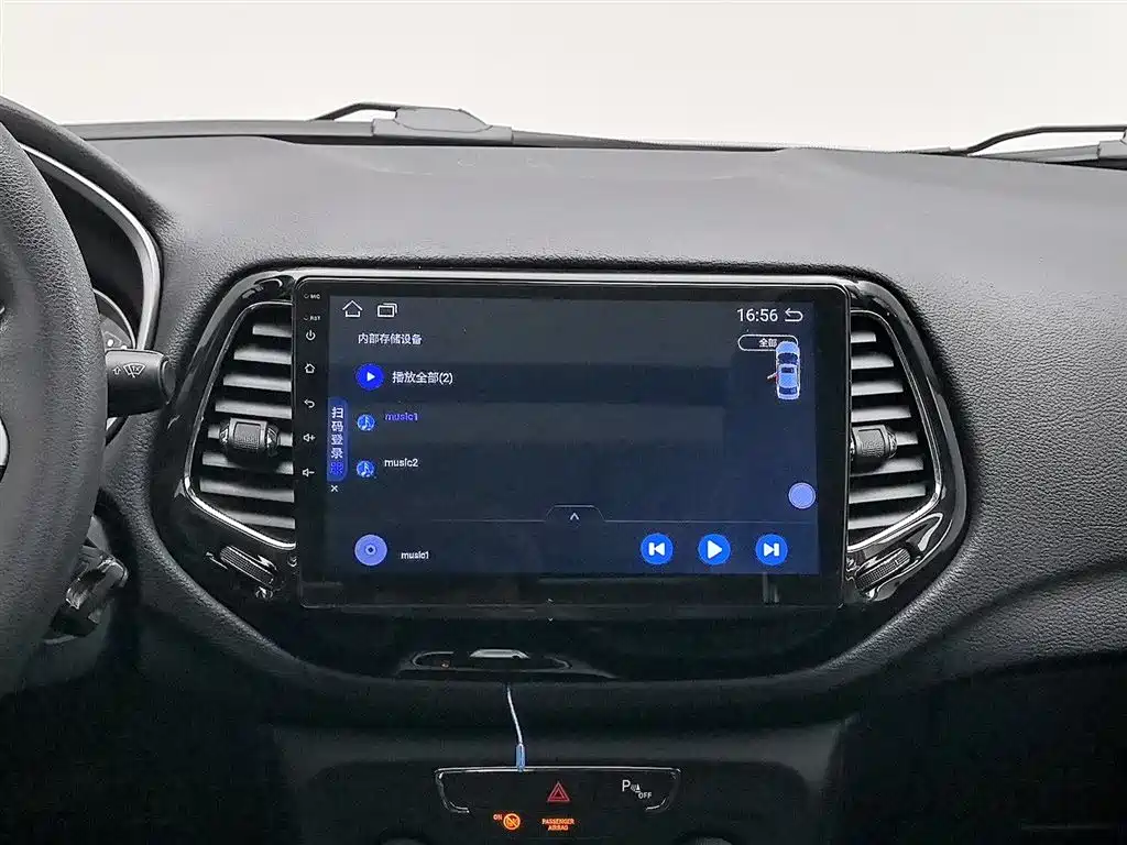 Jeep Compass 2018 — фото 12