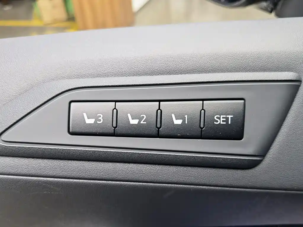 Toyota Vellfire 2021 — фото 17