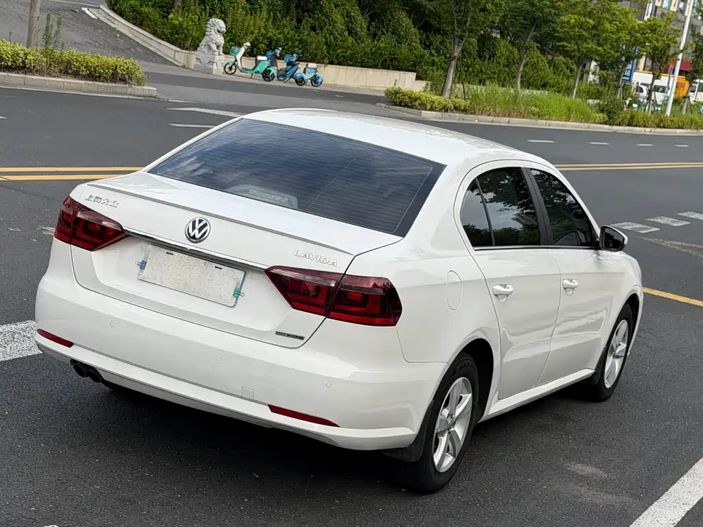 Volkswagen Lavida 2014