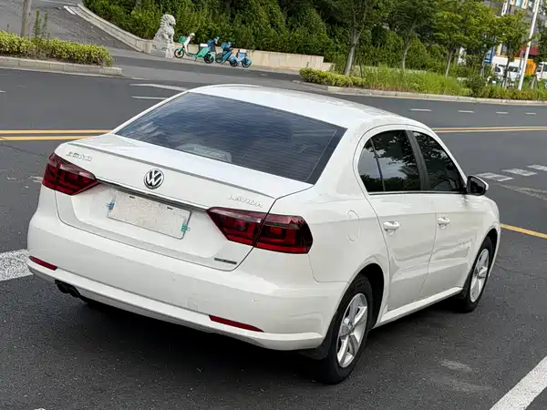 Volkswagen Lavida 2014