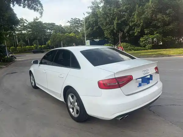 Audi A4L 2014