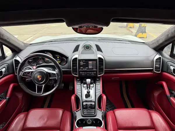 Porsche Cayenne 2015