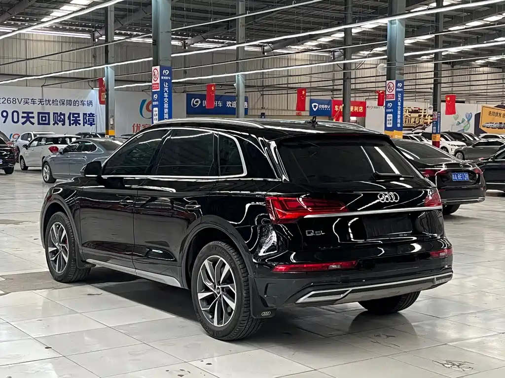 Audi Q5L 2022 — фото 15