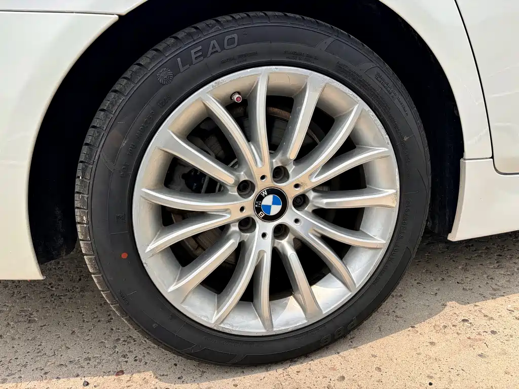 BMW 5 Series 2016 — фото 12