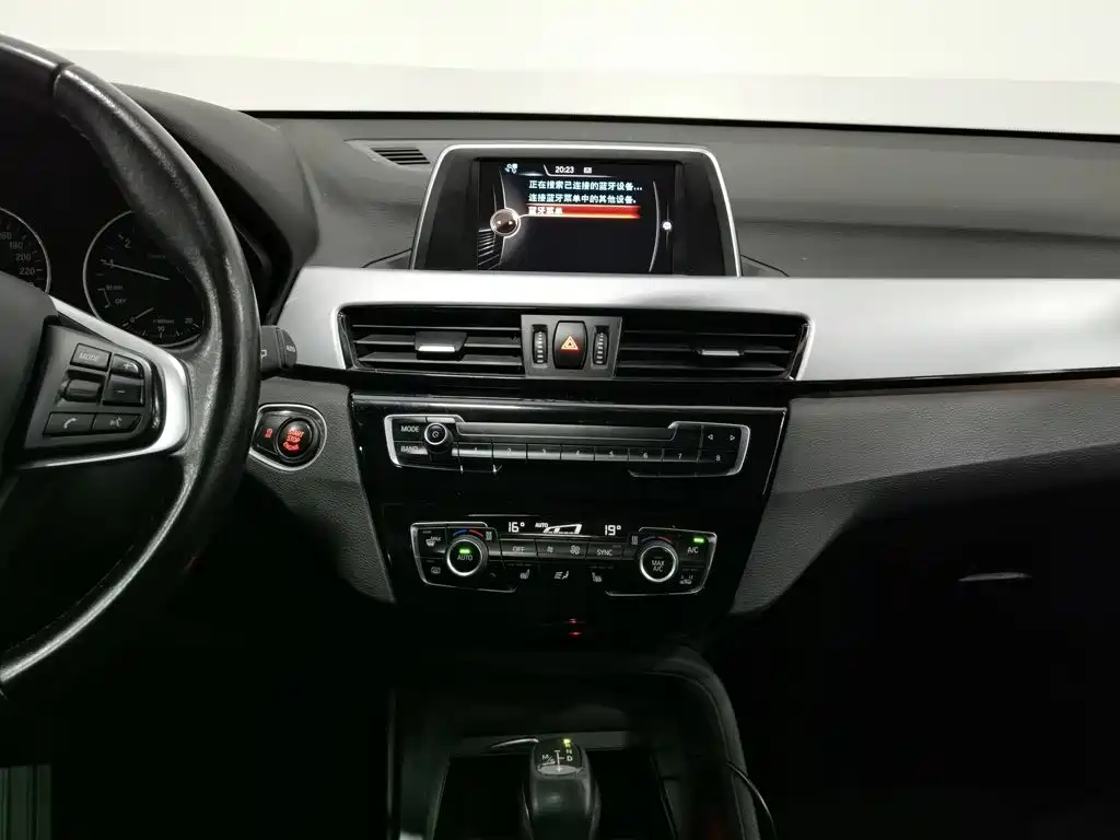 BMW X1 2017 — фото 12