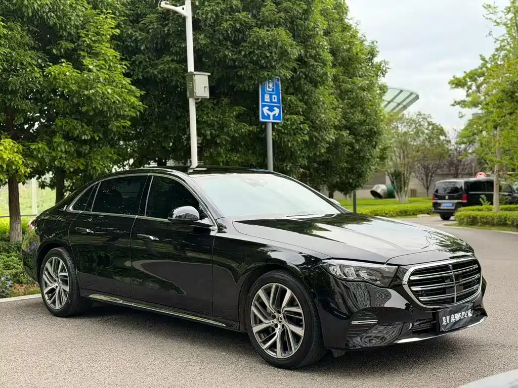 Mercedes-Benz E-Class 2024