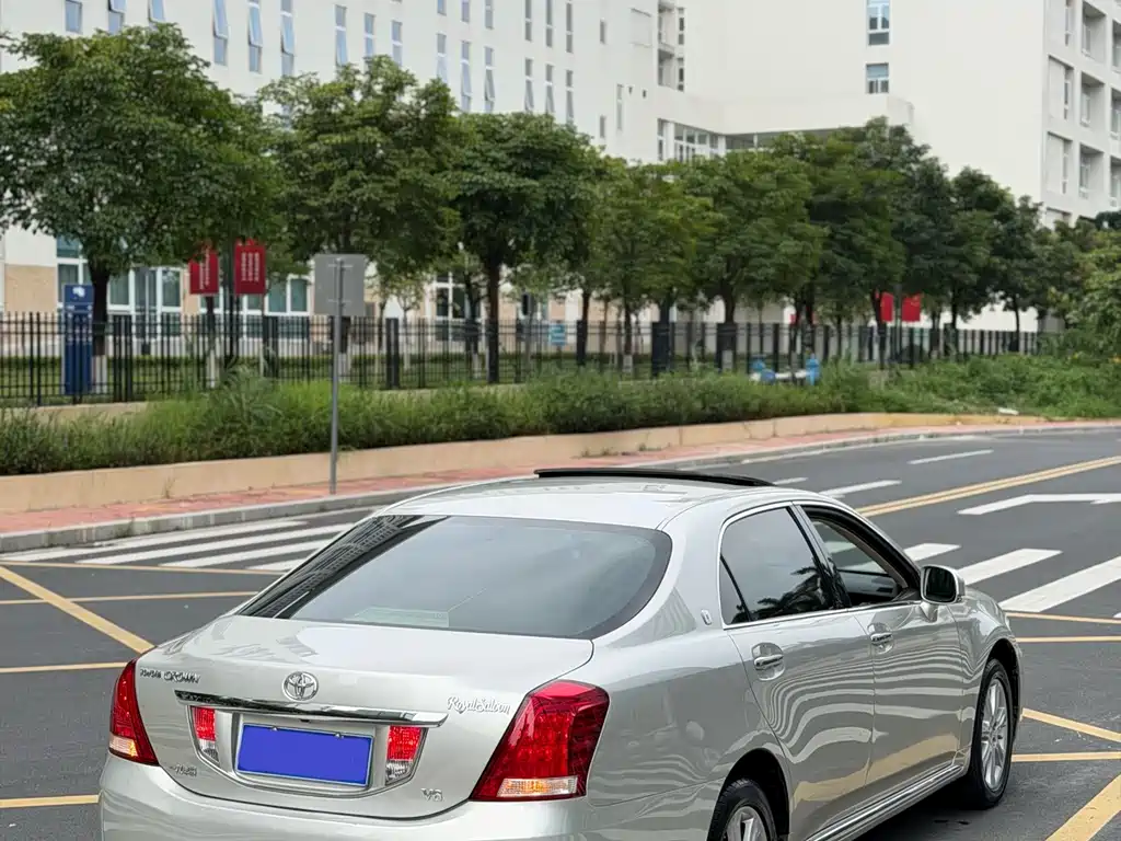Toyota Crown 2010 — фото 14