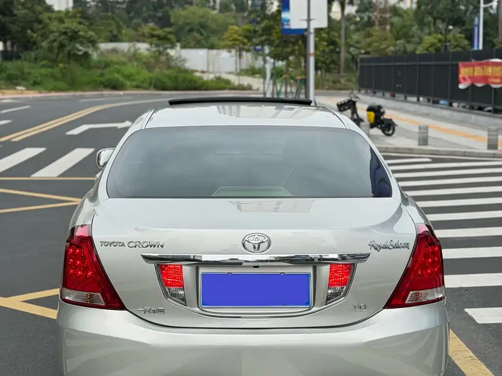 Toyota Crown 2010 — фото 13