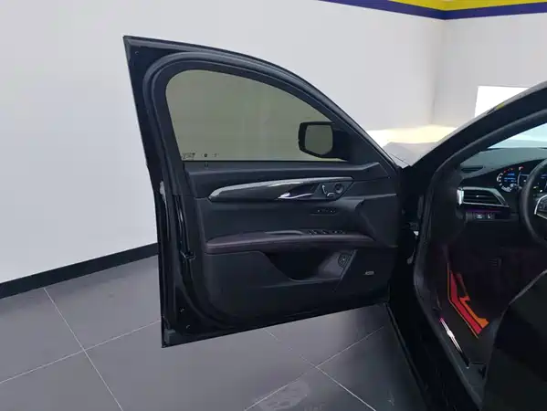 Cadillac CT6 2023