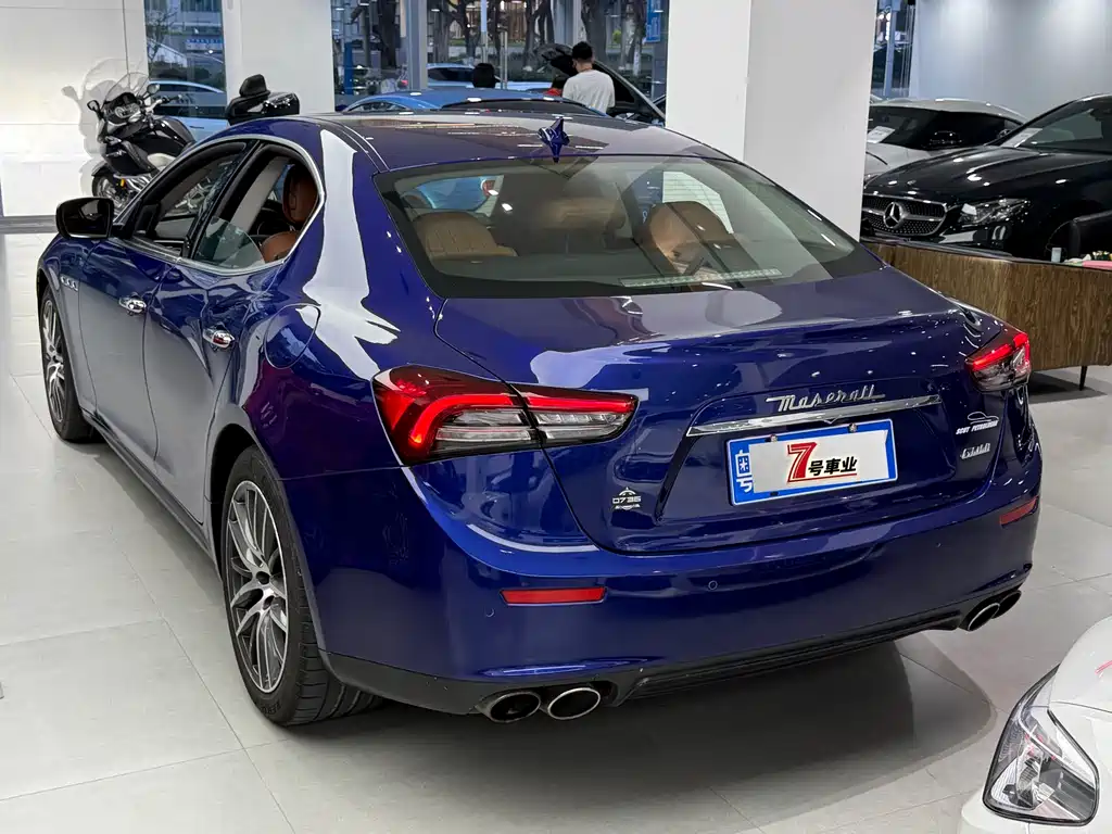 Maserati Ghibli 2016 — фото 11