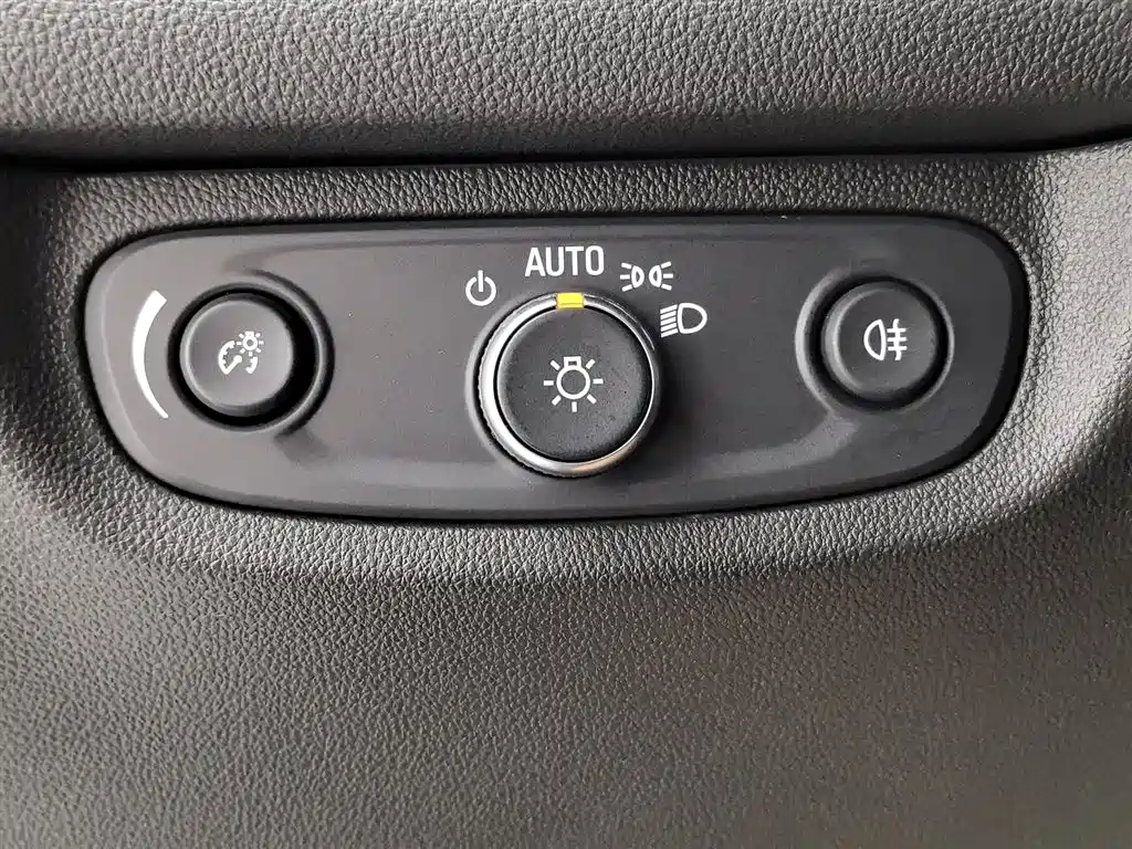 Buick Regal 2020 — фото 21