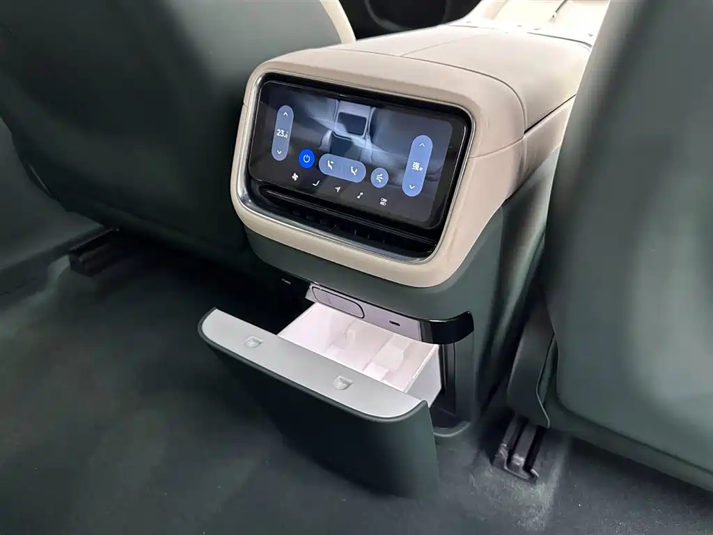 Xiaomi YU7 2025 — фото 23
