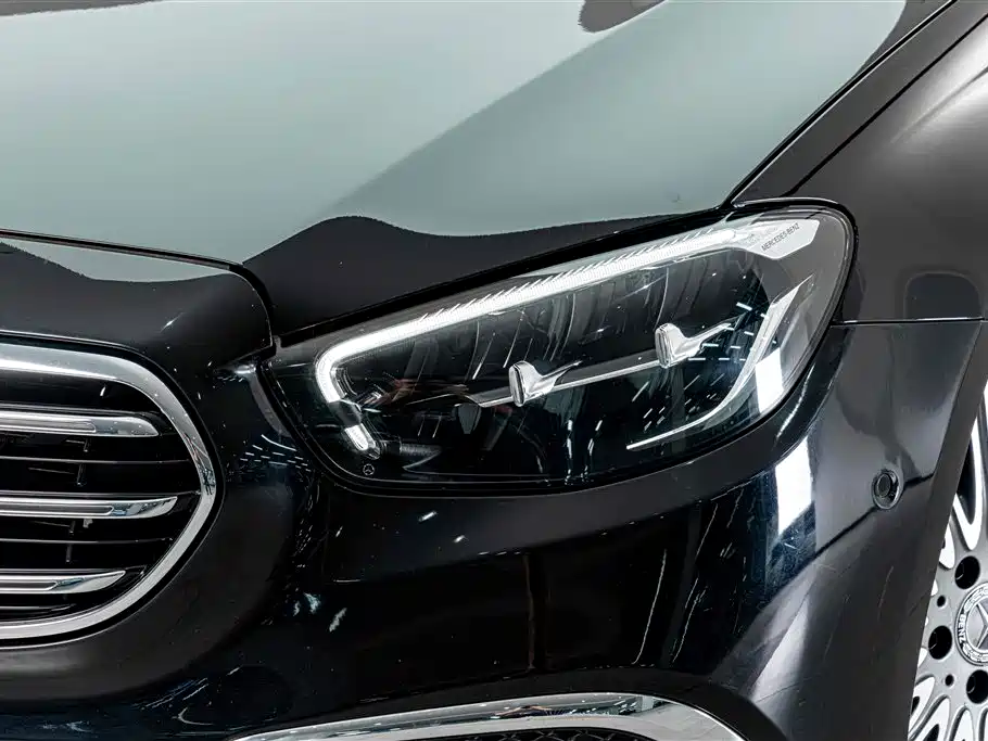 Mercedes-Benz E-Class 2022