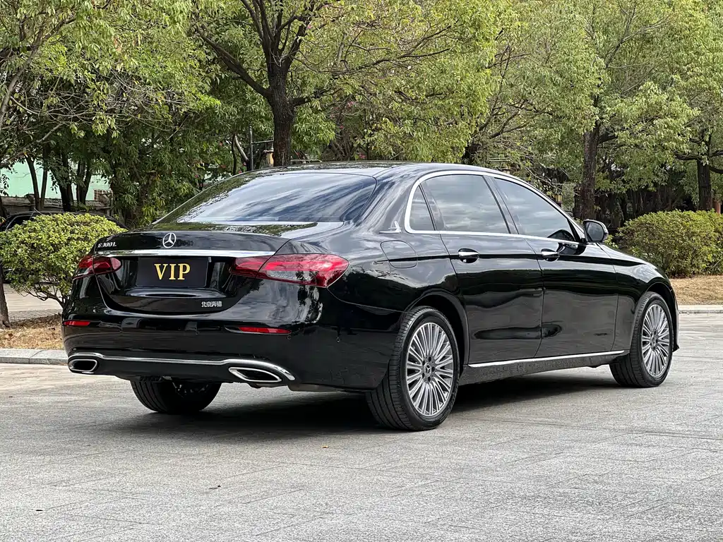 Mercedes-Benz E-Class 2023 — фото 17