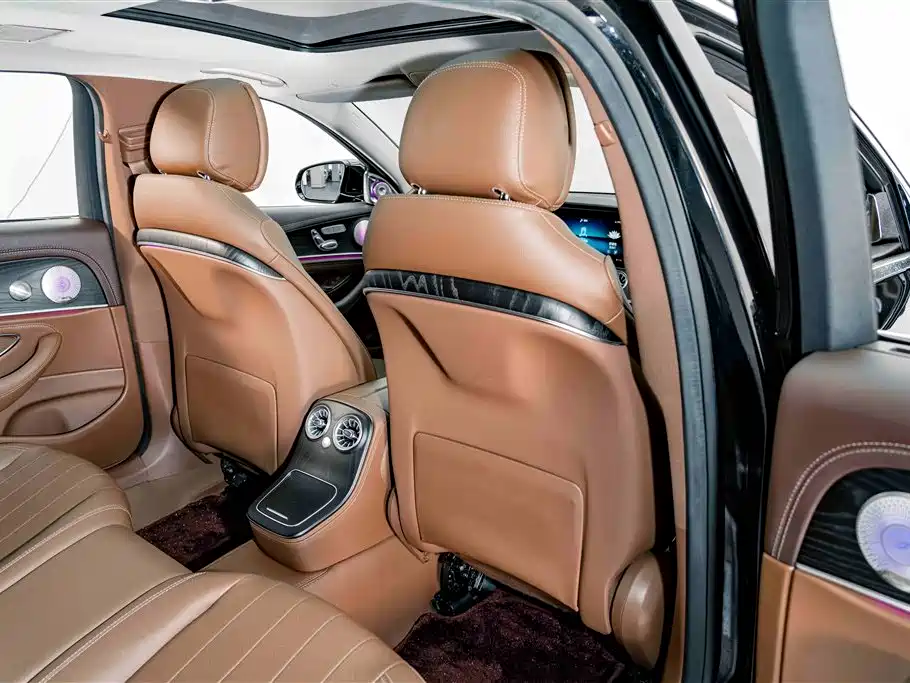 Mercedes-Benz E-Class 2022 — фото 21