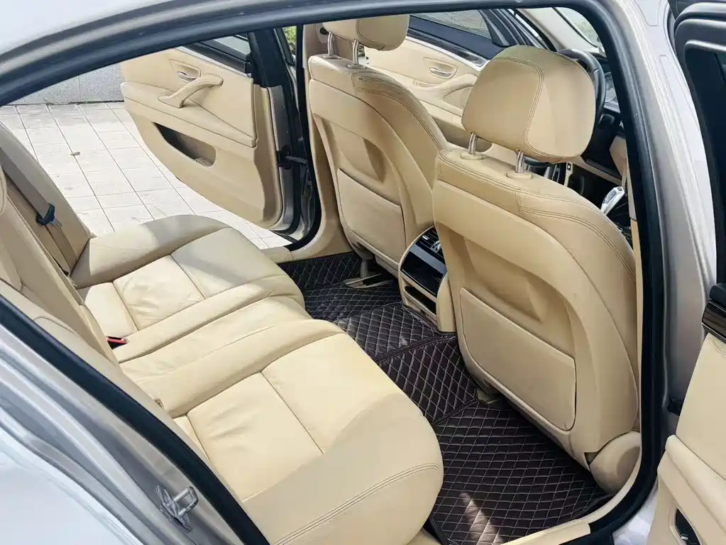 BMW 5 Series 2014 — фото 23