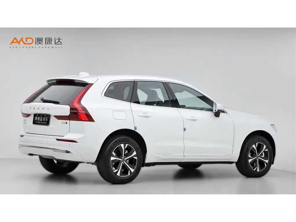 Volvo XC60 2025 — фото 3