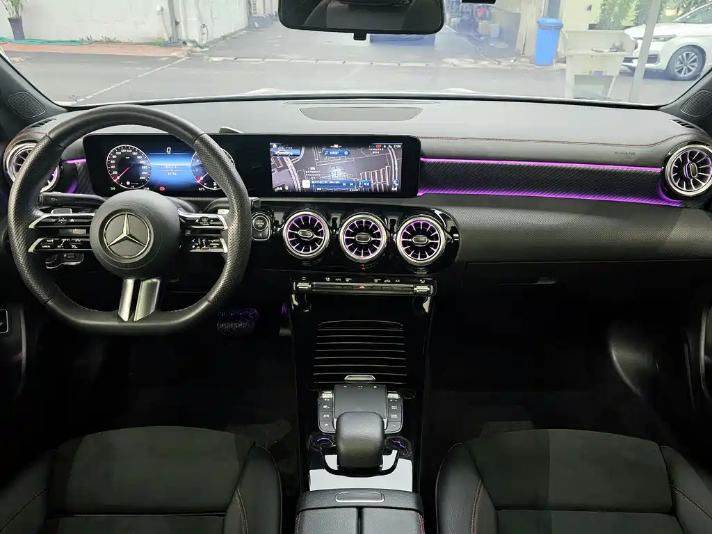 Mercedes-Benz A-Class 2023 — фото 12