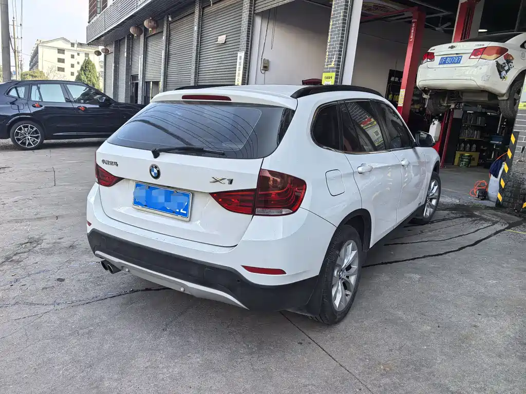 BMW X1 2015 — фото 9