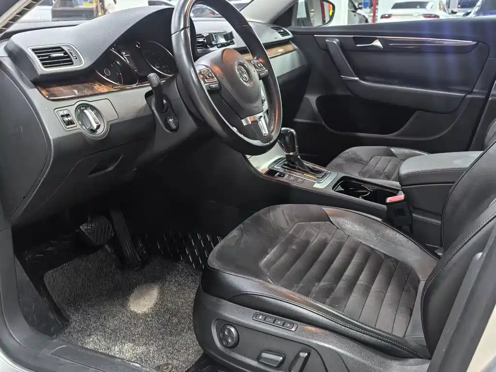 Volkswagen Magotan 2012