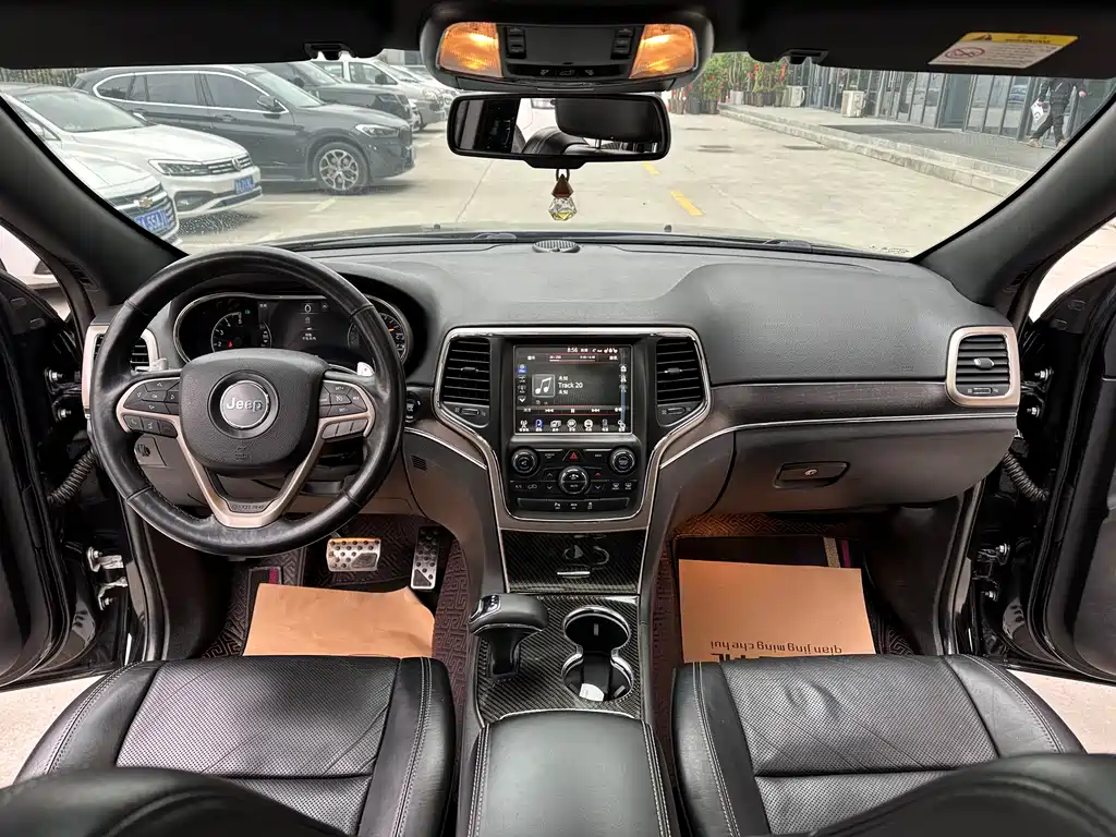 Jeep Grand Cherokee 2015 — фото 14
