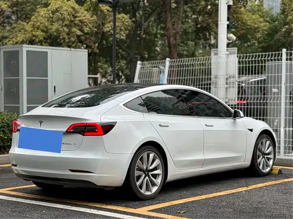 Tesla Model 3 2020