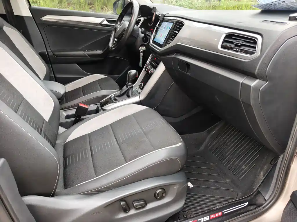 Volkswagen T-Roc 2021 — фото 15