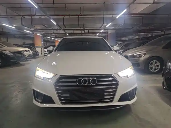 Audi A4L 2019
