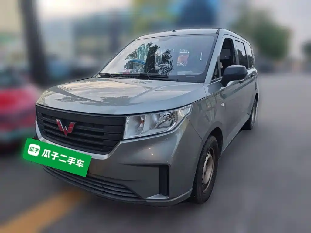 Wuling Hongguang PLUS 2022