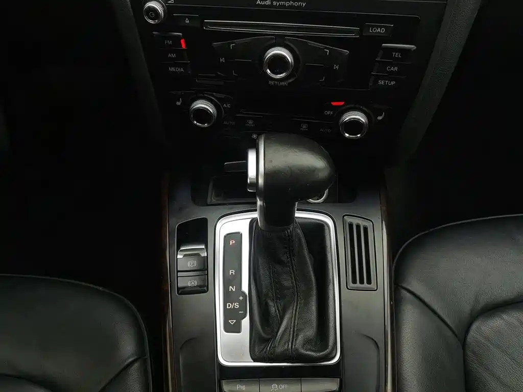 Audi A4L 2015 — фото 13