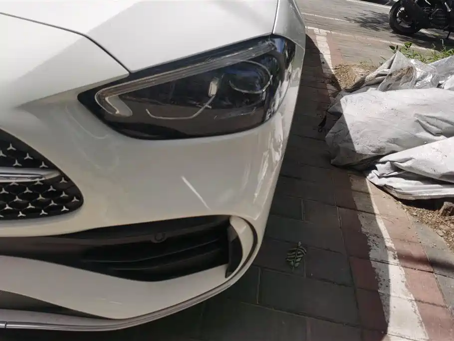 Mercedes-Benz C-Class 2024