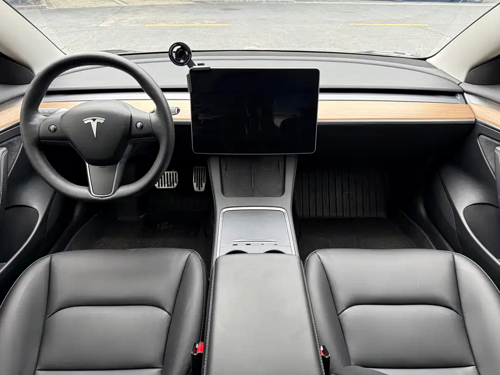 Tesla Model 3 2023 — фото 12