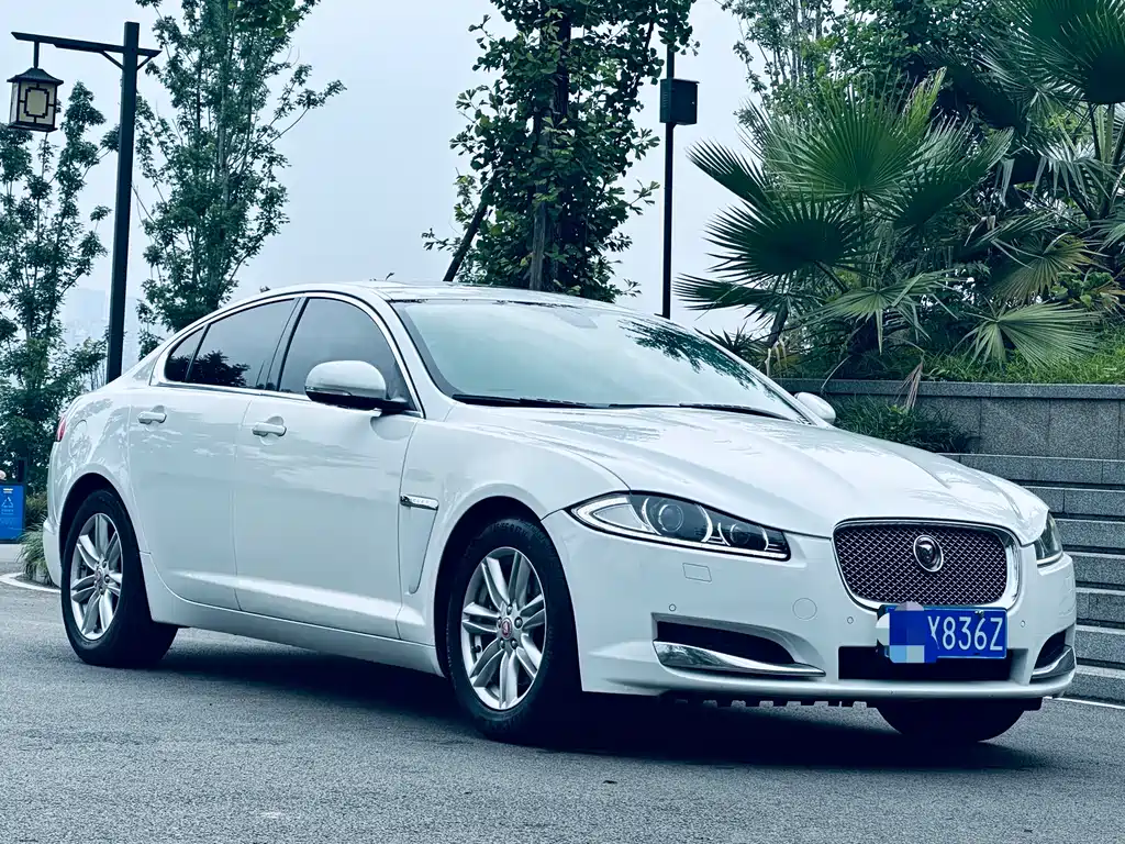Jaguar XF 2015 — фото 4