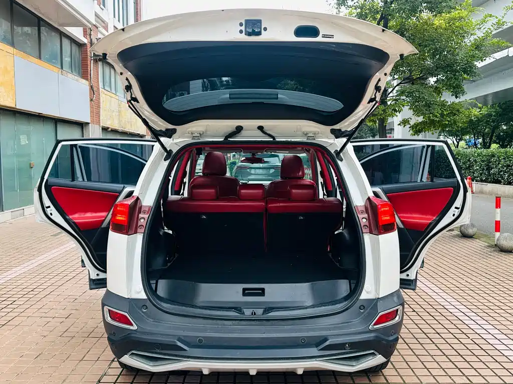 Toyota RAV4 2014 — фото 18