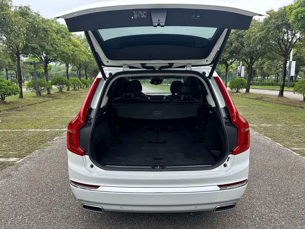 Volvo XC90 2020 — фото 10