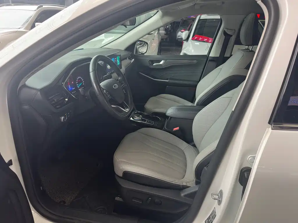 Ford Escape 2022 — фото 15