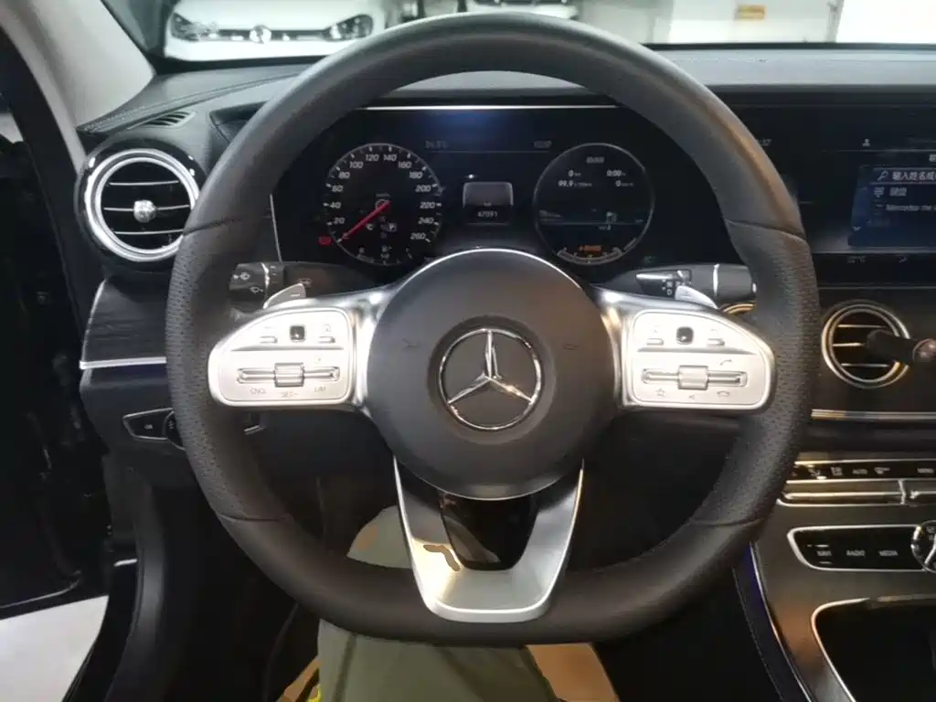 Mercedes-Benz E-Class 2019 — фото 11