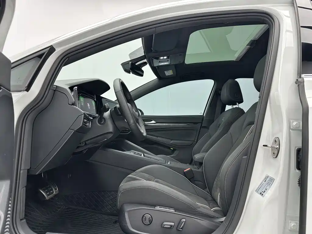 Volkswagen Golf 2023