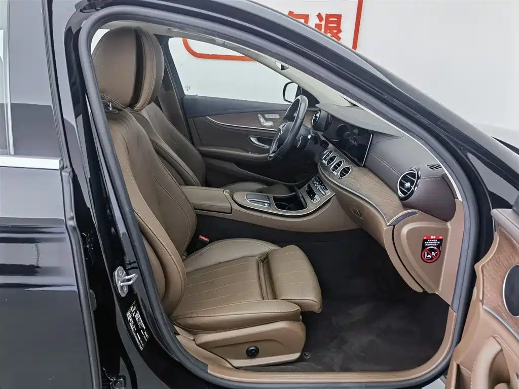 Mercedes-Benz E-Class 2022 — фото 23