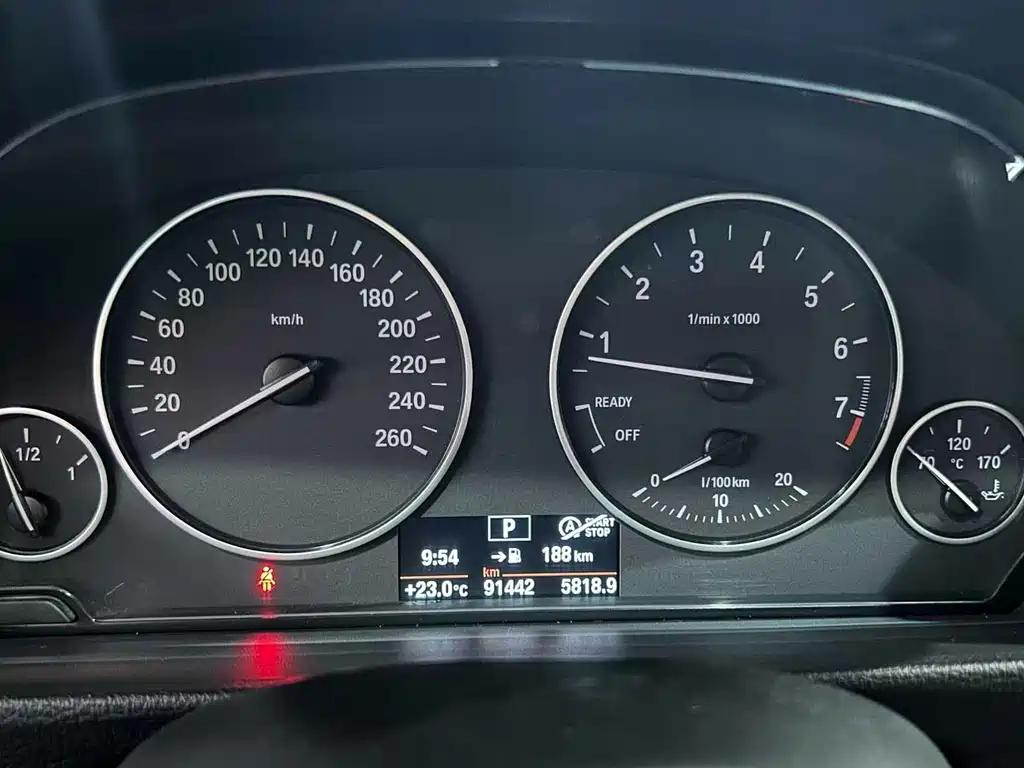BMW 3 Series 2016 — фото 13