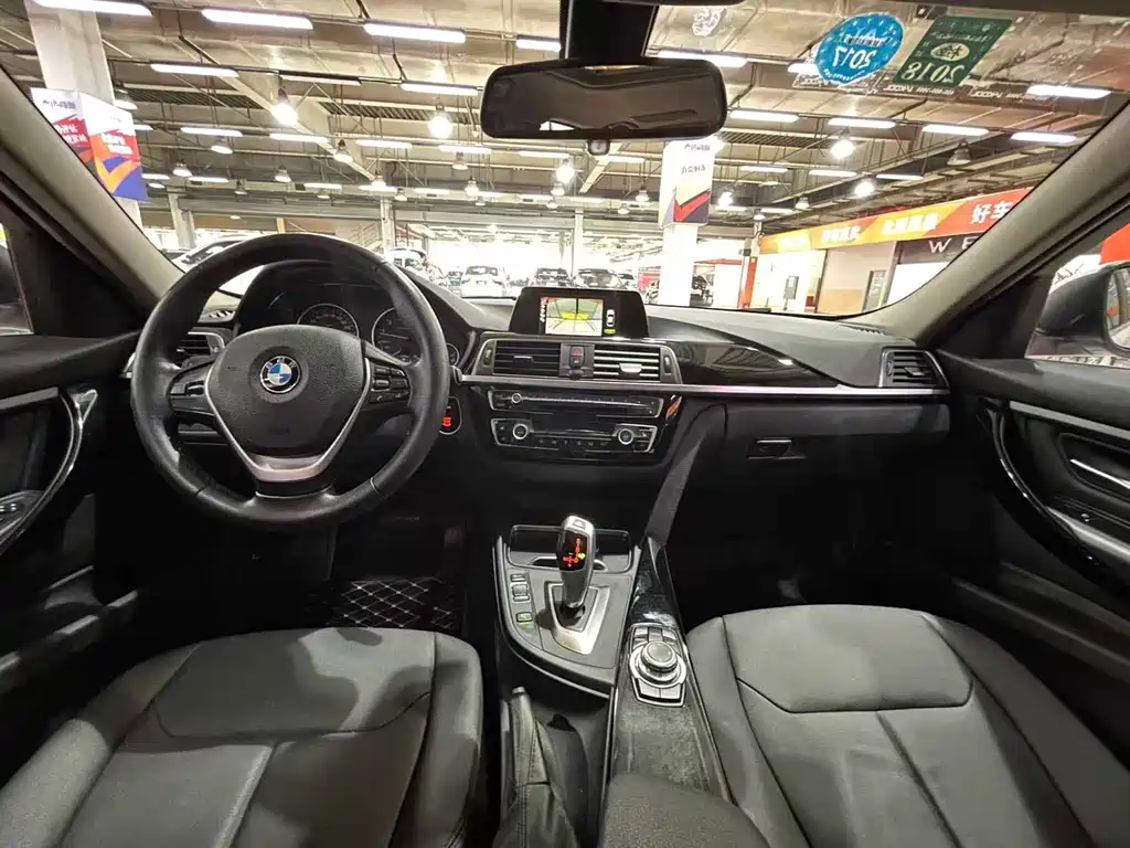 BMW 3 Series 2016 — фото 19