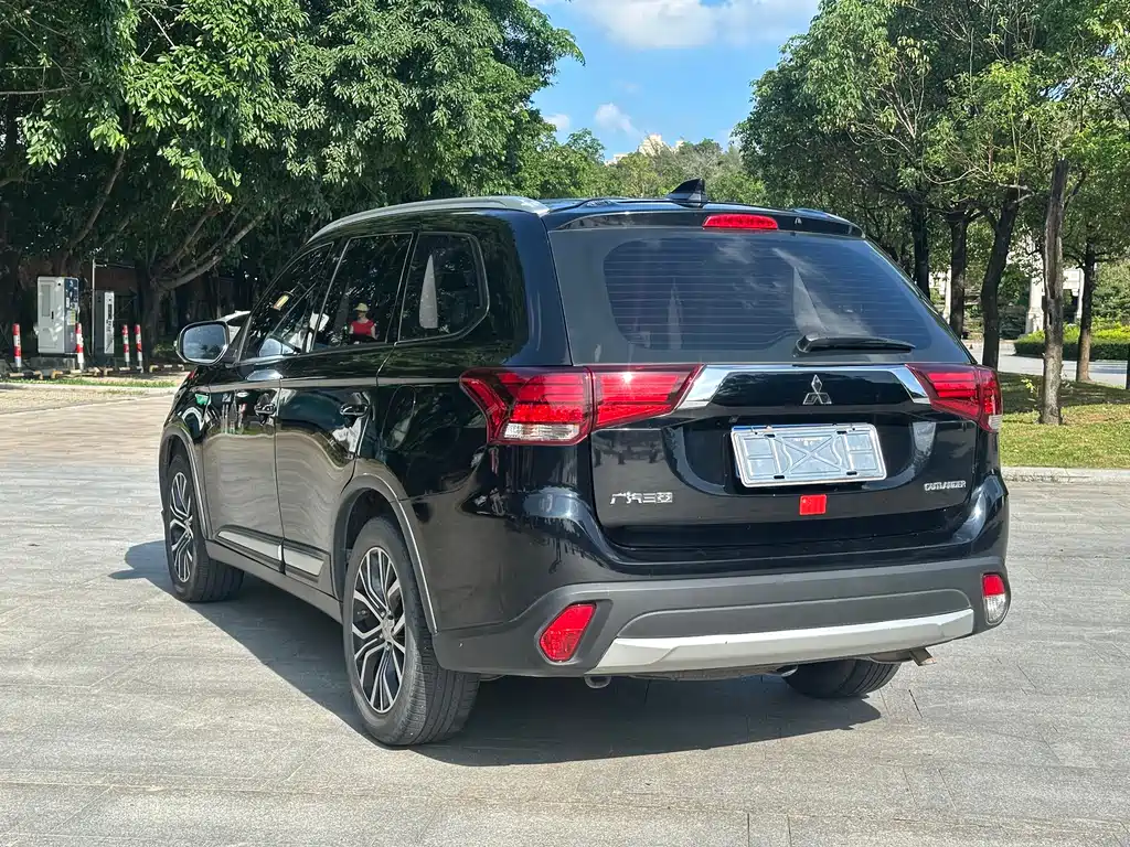 Mitsubishi Outlander 2018