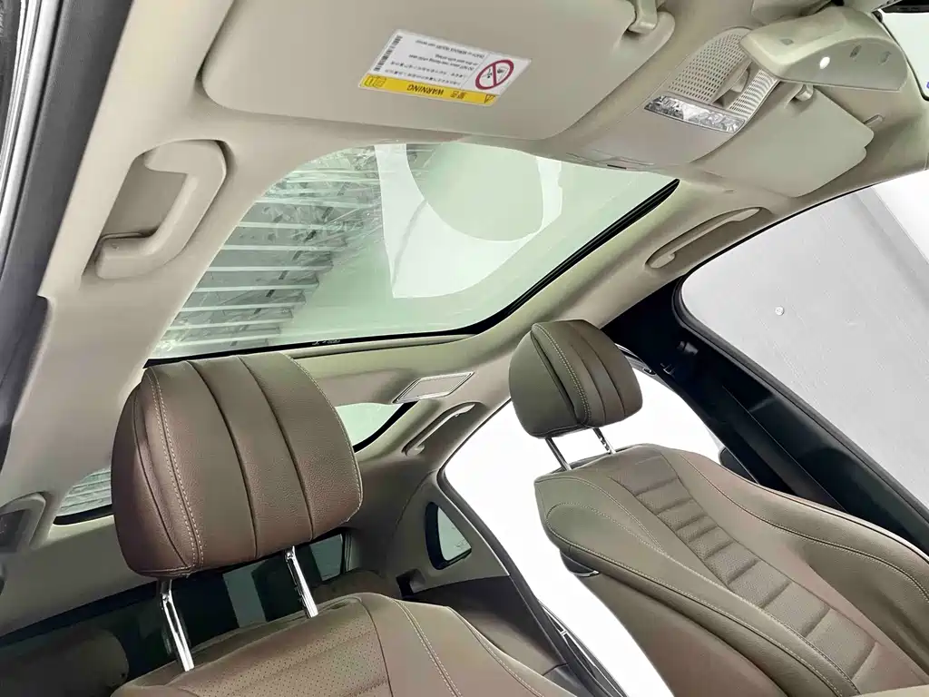 Mercedes-Benz E-Class 2020 — фото 13
